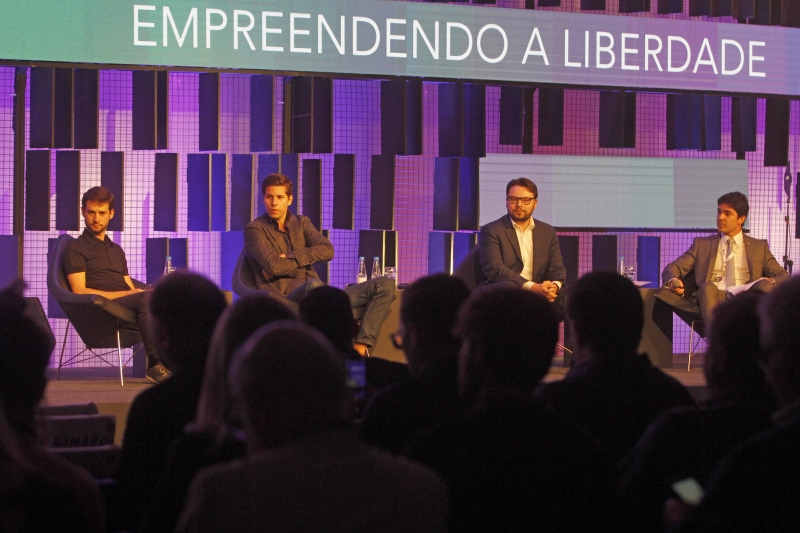 Cobertura do Fórum da Liberdade, painel Empreendendo a Liberdade.
Na foto: Henrique Viana, Dominique Oliver e Diogo Costa.