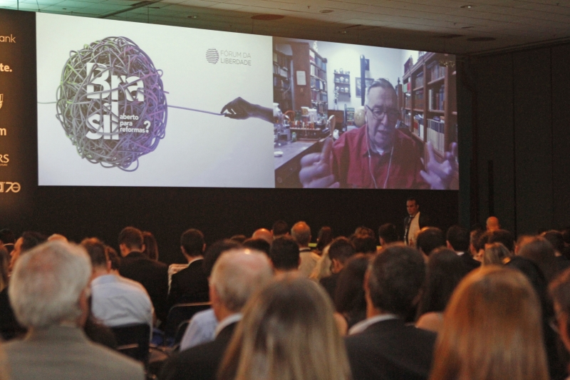 Em videoconferência, filósofo criticou os intelectuais de esquerda