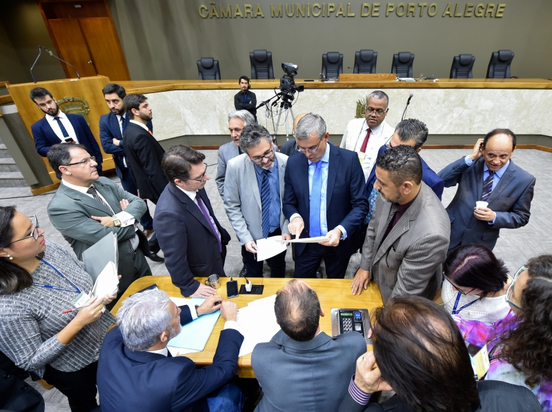 Câmara Municipal de Porto Alegre tem 855 candidatos para as 36 cadeiras da casa