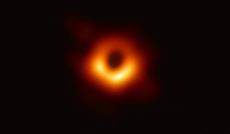 Imagem de um buraco negro é a primeira na história da astronomia 
