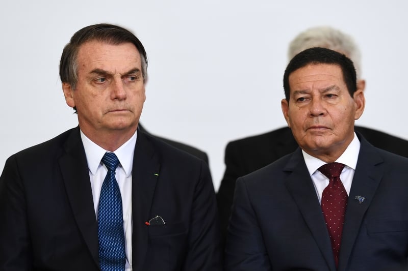 Presidente e Mourão vieram acompanhar a troca do Comando Militar do Sul