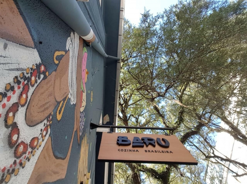 Evento tem início às 12h e reúne brechós, stands de artesanato, chopp truck e música ao vivo