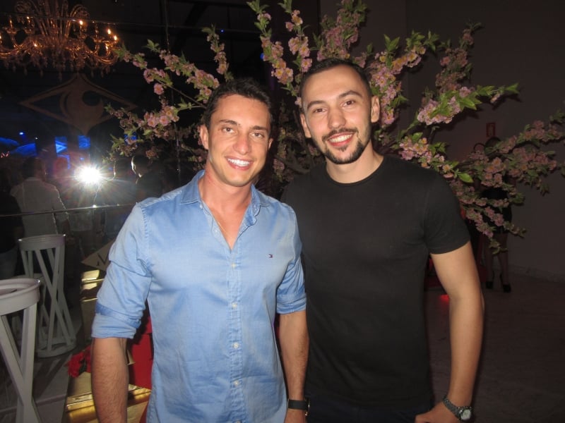 Gio Bresolin e Maiqui Mascarello na balada que agitou a Casa NTX 