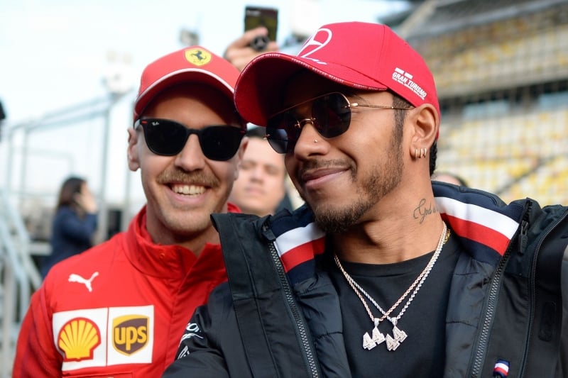 Saída de Vettel da Ferrari pode atingir Hamilton na Mercedes
