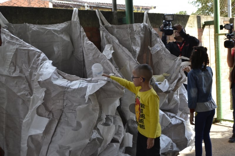 Plástico do Bem capacita docentes para orientar crianças e adolescentes sobre o tema no ambiente escolar