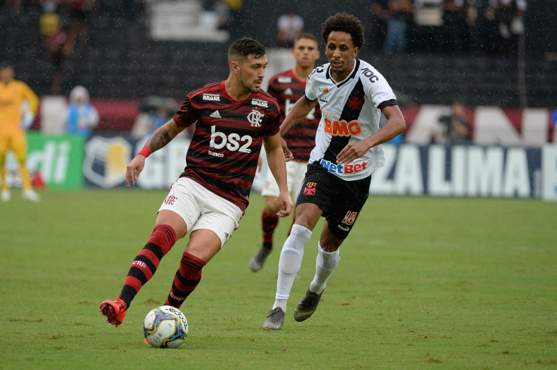 Primeira partida da final do Campeonato Carioca entre Vasco e Flamengo