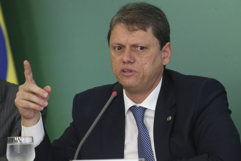 Ministro Tarcísio de Freitas anunciou possível fusão entre a Infraero, a EPL e a Valec