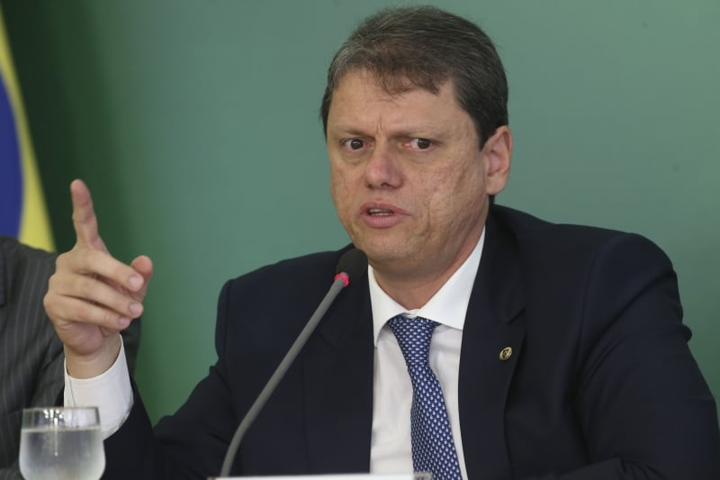 Freitas não vê risco de nova greve e considera questão um problema econômico e não de infraestrutura