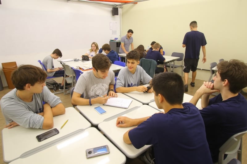 Alunos aprendem as melhores alternativas para aplicar o dinheiro da mesada