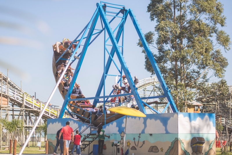 Barco pirata é uma das atrações do Acqua Lokos Parque Hotel