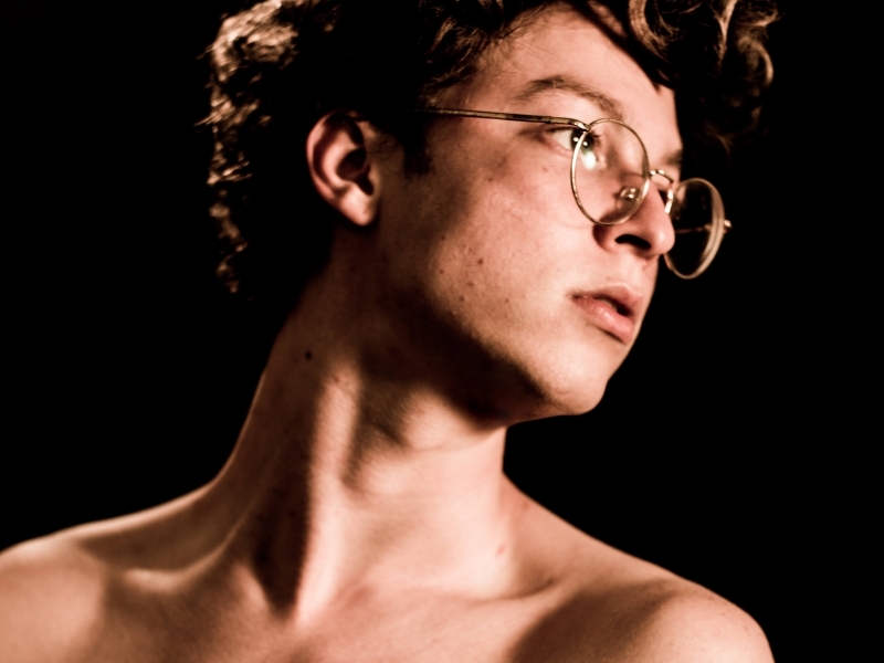 Ayrton Montarroyos faz show no Teatro da Amrigs