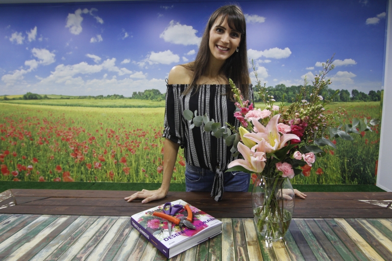 Entrevista com Marina Wentz, empreendedora que criou um clube de assinaturas de arranjos de flores. Foto: LUIZA PRADO/JC