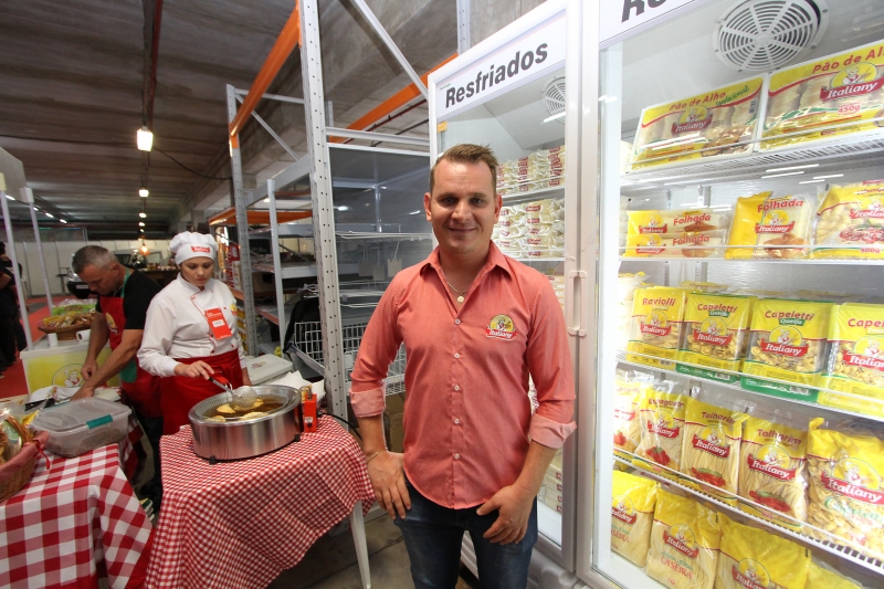 19ª Expo Supermercados 
Na foto: Alessandro Taschetto (  Italiany ) Foto: MARCO QUINTANA/JC