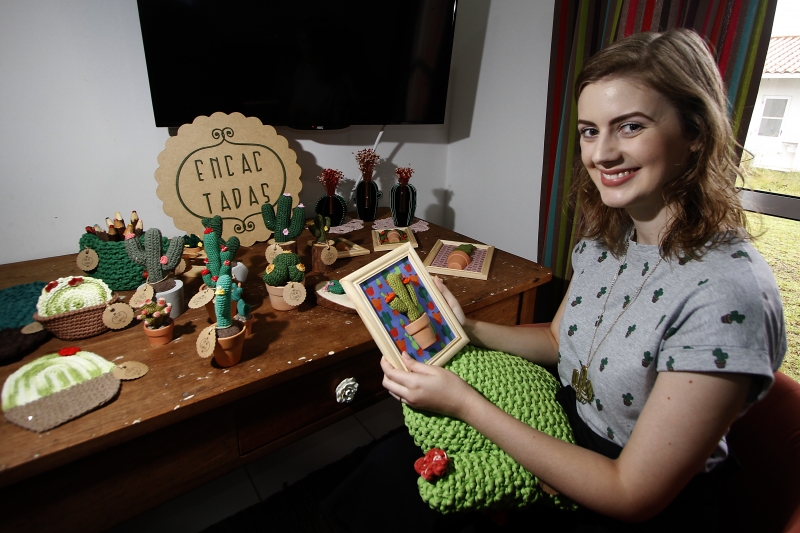 Geração E
Entrevista com Bruna Plesnik, dona da marca Encactadas, que produz flores de crochê.  Foto: MARCELO G. RIBEIRO/JC