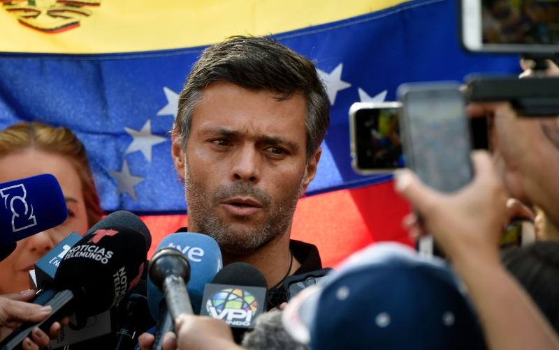 Opositor estava refugiado na embaixada da Espanha em Caracas desde 30 de abril de 2019