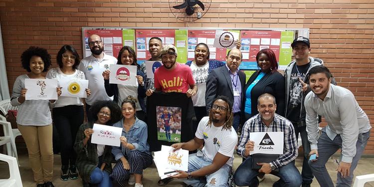 Alunos formados na edição anterior do curso Mãos à Obra