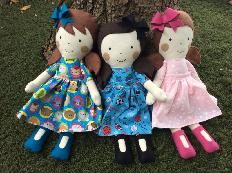 Michele Stahl produz bonecas de pano com as características da criança Foto: Arquivo Pessoal/Divulgação/JC