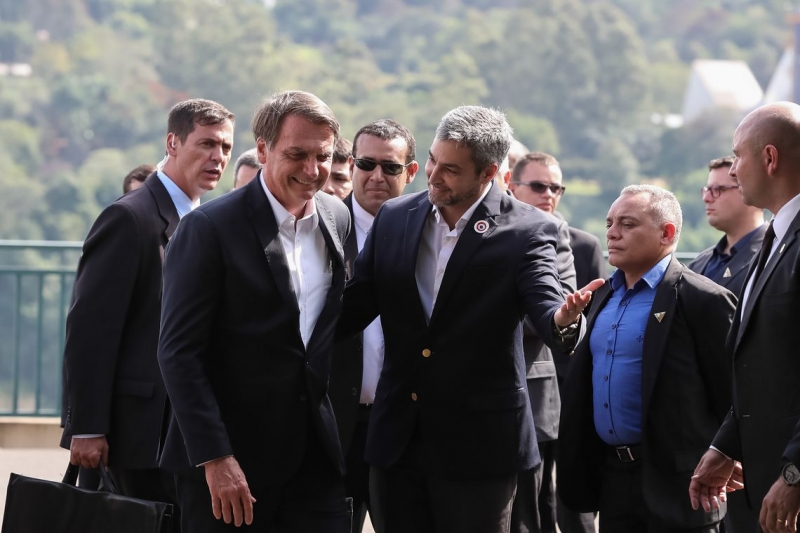Jair Bolsonaro e Mario Abdo Benítez juntaram forças para desafogar o fluxo na Ponte da Amizade