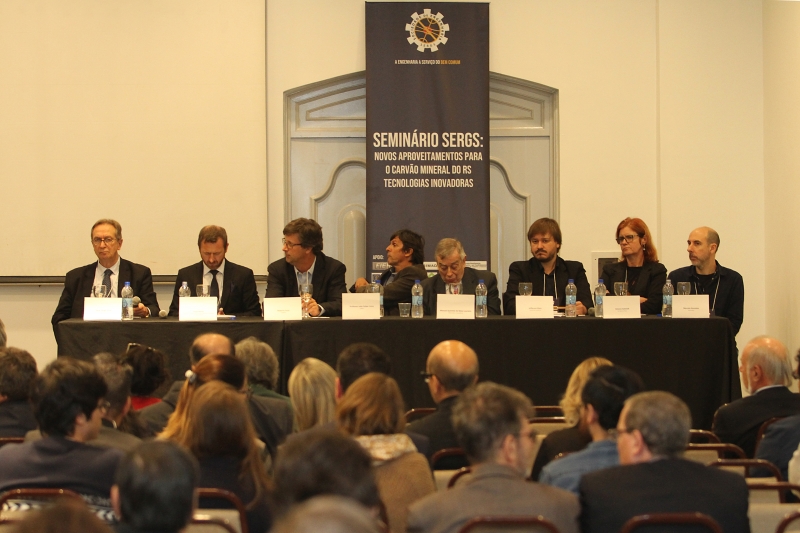 Seminário reuniu, ontem, especialistas da área carbonífera no Hotel Plaza São Rafael  