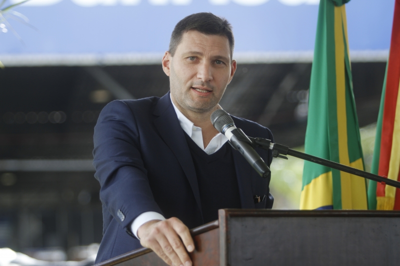 {'nm_midia_inter_thumb1':'https://www.jornaldocomercio.com/_midias/jpg/2019/05/15/206x137/1_lp_150519___expoleite__12_-8721751.jpg', 'id_midia_tipo':'2', 'id_tetag_galer':'', 'id_midia':'5cdc38b09eff3', 'cd_midia':8721751, 'ds_midia_link': 'https://www.jornaldocomercio.com/_midias/jpg/2019/05/15/lp_150519___expoleite__12_-8721751.jpg', 'ds_midia': 'Para Lamachia, Estado vive momento especial na qualidade das espécies', 'ds_midia_credi': 'LUIZA PRADO/JC', 'ds_midia_titlo': 'Para Lamachia, Estado vive momento especial na qualidade das espécies', 'cd_tetag': '1', 'cd_midia_w': '800', 'cd_midia_h': '533', 'align': 'Left'}