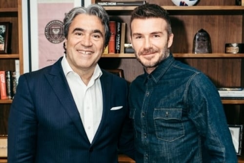 O CEO do Safilo Group, Angelo Trocchia, com David Beckham