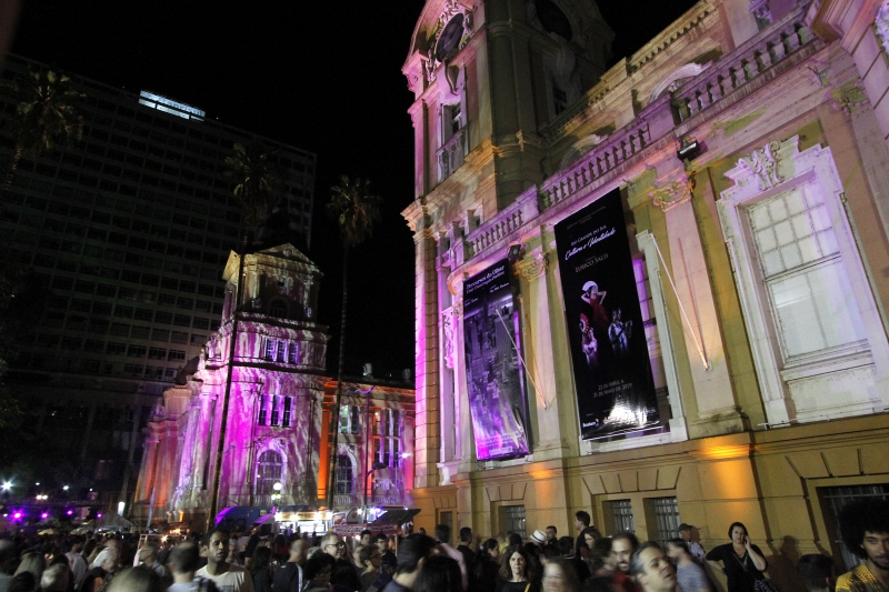 {'nm_midia_inter_thumb1':'https://www.jornaldocomercio.com/_midias/jpg/2019/05/19/206x137/1_mgr180519noite_museus016-8725838.jpg', 'id_midia_tipo':'2', 'id_tetag_galer':'', 'id_midia':'5ce18cece40e7', 'cd_midia':8725838, 'ds_midia_link': 'https://www.jornaldocomercio.com/_midias/jpg/2019/05/19/mgr180519noite_museus016-8725838.jpg', 'ds_midia': 'Noite dos Museus  Fotos externas dos pr&eacute;dios do MARGS, Memorial do Rio Grande do Sul, Museu da Comunica&ccedil;&atilde;o Hip&oacute;lito Jos&eacute; da Costa e da Casa de Cultura Mario Quintana.', 'ds_midia_credi': 'MARCELO G. RIBEIRO/JC', 'ds_midia_titlo': 'Noite dos Museus  Fotos externas dos pr&eacute;dios do MARGS, Memorial do Rio Grande do Sul, Museu da Comunica&ccedil;&atilde;o Hip&oacute;lito Jos&eacute; da Costa e da Casa de Cultura Mario Quintana.', 'cd_tetag': '1', 'cd_midia_w': '800', 'cd_midia_h': '533', 'align': 'Left'}