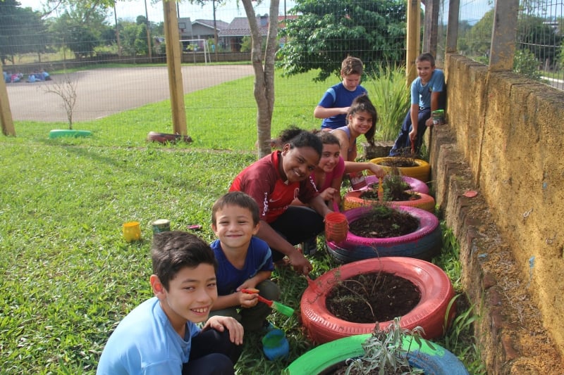 Estudantes do bairro Boa União, o mais populoso da cidade, trabalham autoconfiança e empoderamento