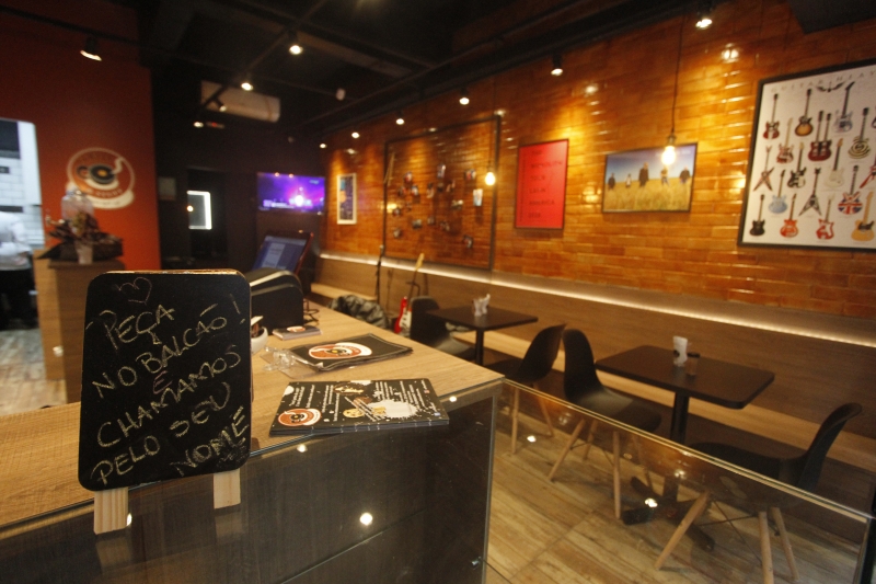 Visita ao Coffee & Stuff, café inspirado em rock and roll. Foto: LUIZA PRADO/JC