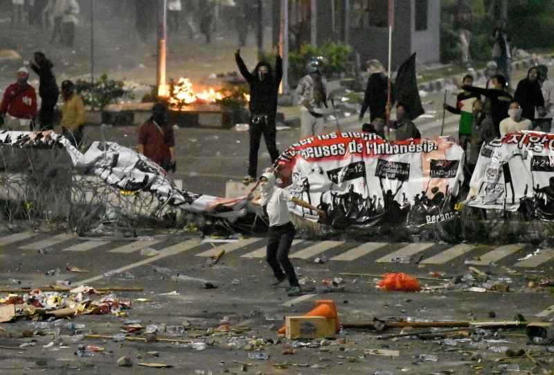 Tumultos começaram depois da confirmação da vitória do presidente Joko Widodo sobre o ex-general Prabowo Subianto