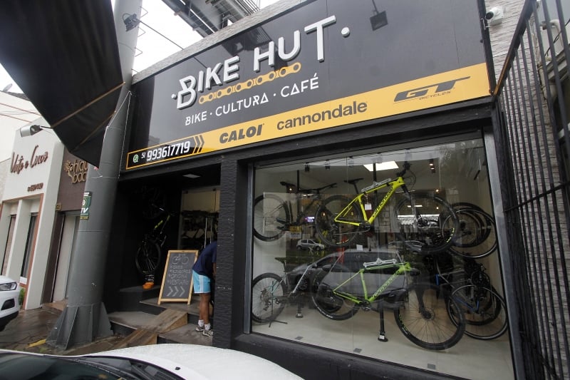 A ideia do Bike Hut &eacute; oferecer um servi&ccedil;o completo ao cliente Foto: MARCELO G. RIBEIRO/JC