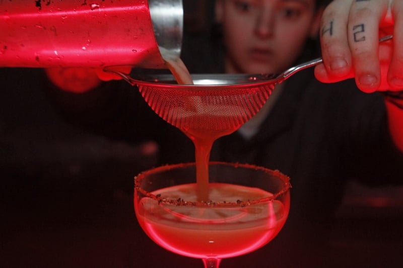 O Paralela faz drinks especiais Foto: LUIZA PRADO/JC