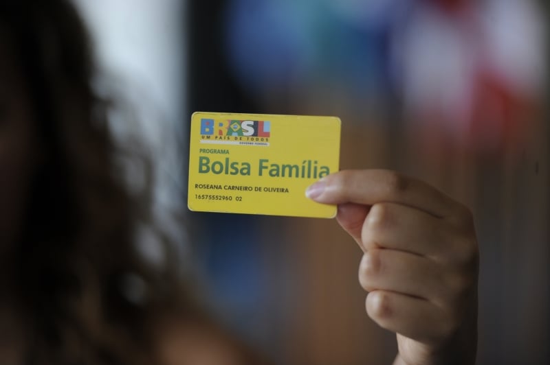 Fam�lias atendidas pelo Bolsa Fam�lia migrar�o automaticamente para o Aux�lio Brasil 