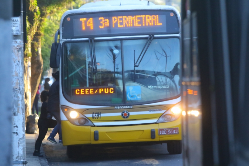 Linha  de ônibus T4 transporta diariamente 15 mil passageiros entre as zona norte e sul da Capital