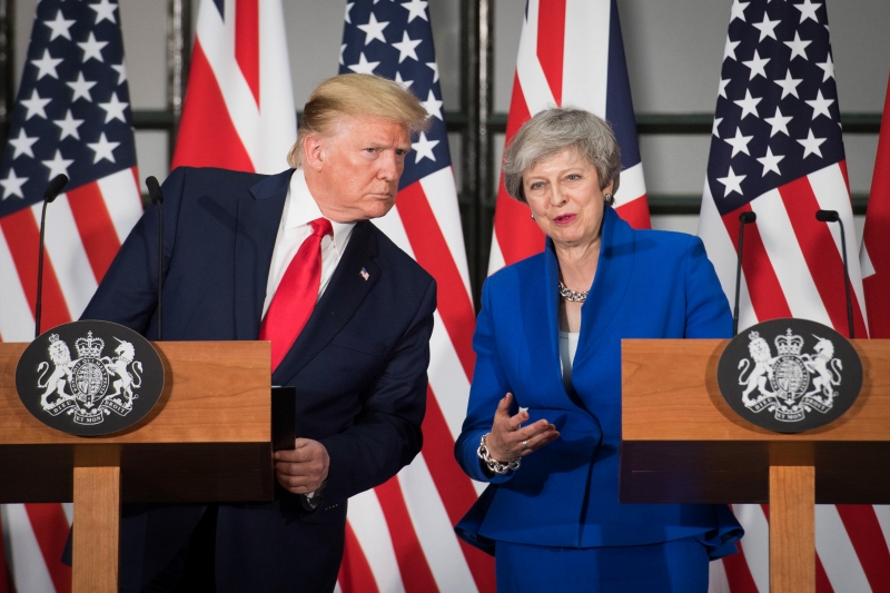 Presidente dos EUA e May se reuniram no segundo dia da visita de Estado de Trump à Grã-Bretanha