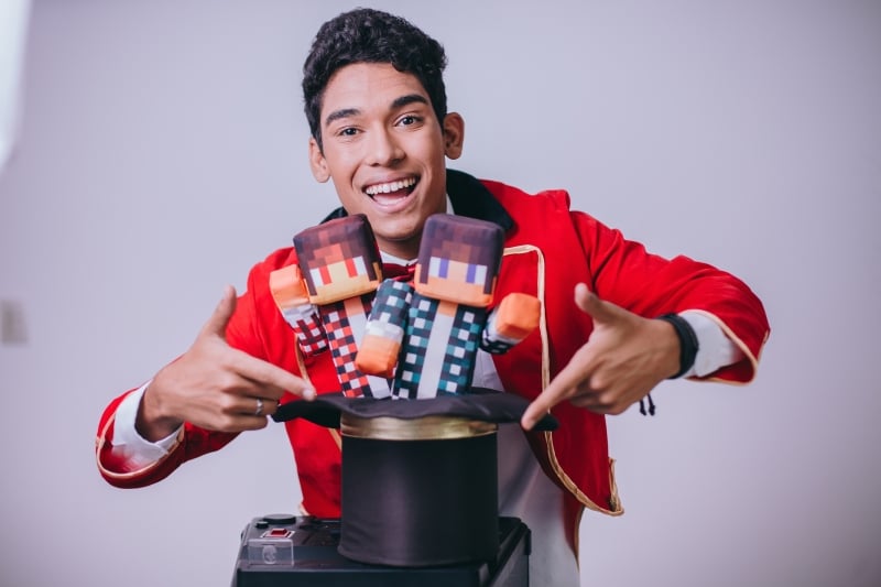 Personalidade digital apresenta o espetáculo 'Authentic Games: Aventura no Circo'