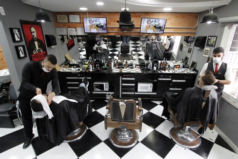 Mat&eacute;ria na Barbearia La Mafia para o Gera&ccedil;&atilde;oE.  Foto: MARCELO G. RIBEIRO/JC