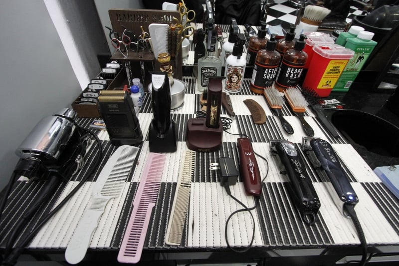 Mat&eacute;ria na Barbearia La Mafia para o Gera&ccedil;&atilde;oE.  Foto: MARCELO G. RIBEIRO/JC