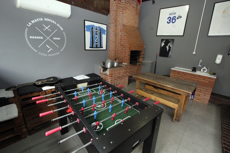 Mat&eacute;ria na Barbearia La Mafia para o Gera&ccedil;&atilde;oE.  Foto: MARCELO G. RIBEIRO/JC