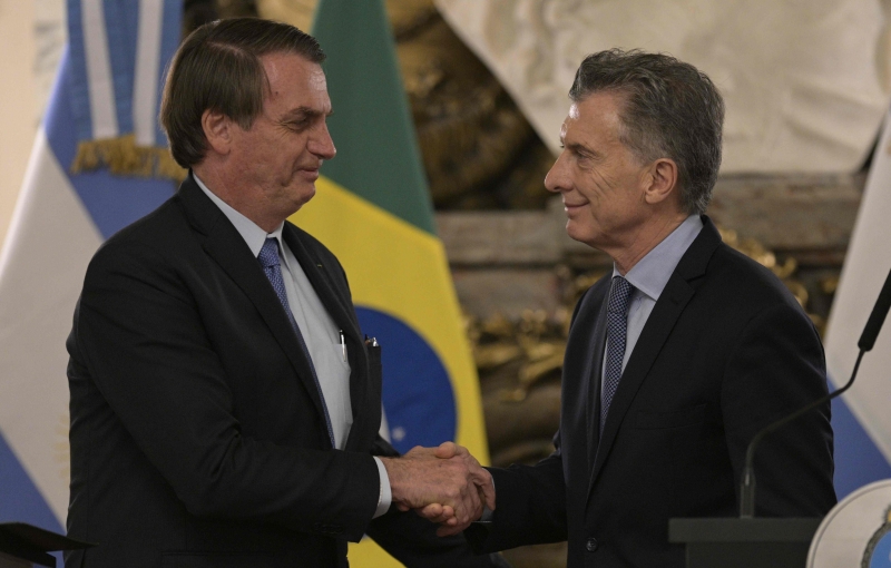 Em discurso, Macri (d) criticou os que estão atacando o acordo entre Mercosul e a União Europeia