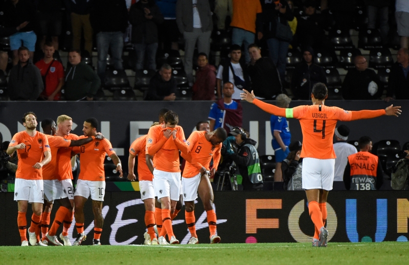 Holandeses comemoram triunfo diante dos ingleses