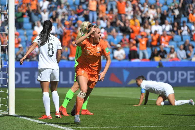 Jill Roord comemora o gol que deu o triunfo as holandesas
