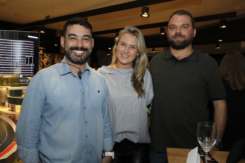 Anderson Caruso, coordenador do evento, com Surian Dupont e Carlo Mollona