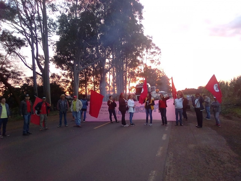 Bloqueios como na BR-285, em Bossoroca, marcaram os protestos em cem cidades