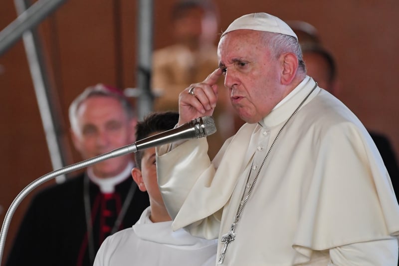 Relatório do Vaticano abre possibilidade de laicos casados virarem padres, mas em algumas condições