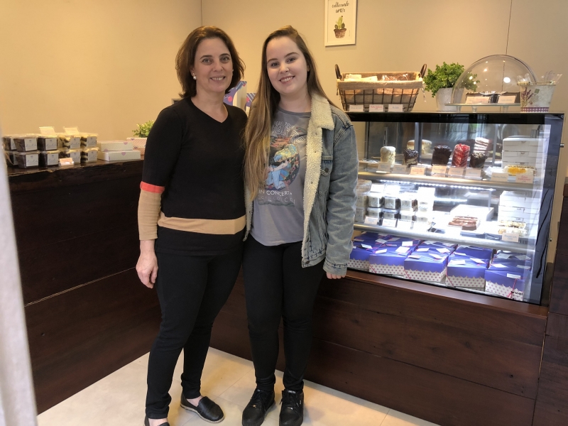 M&atilde;e e filha tocam juntas o neg&oacute;cio Foto: VICT&Oacute;RIA LIMA/DIVULGA&Ccedil;&Atilde;O/JC