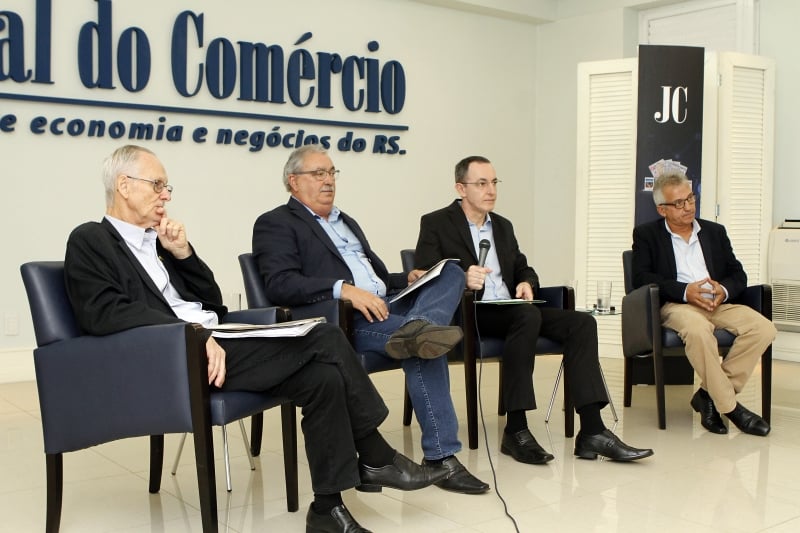 Perius, Hennemann, Port e Pires participaram de painel que destacou demandas e investimentos do setor
