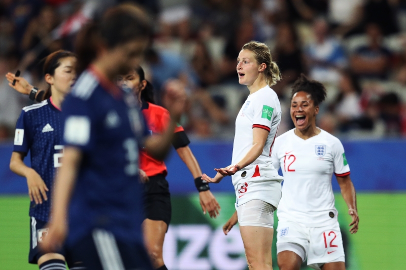 Inglesas celebram triunfo diante das japonesas