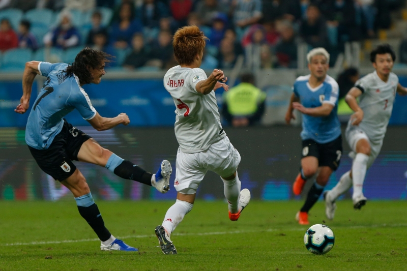 Japoneses estiveram à frente no placar duas vezes, mas uruguaios buscaram o empate