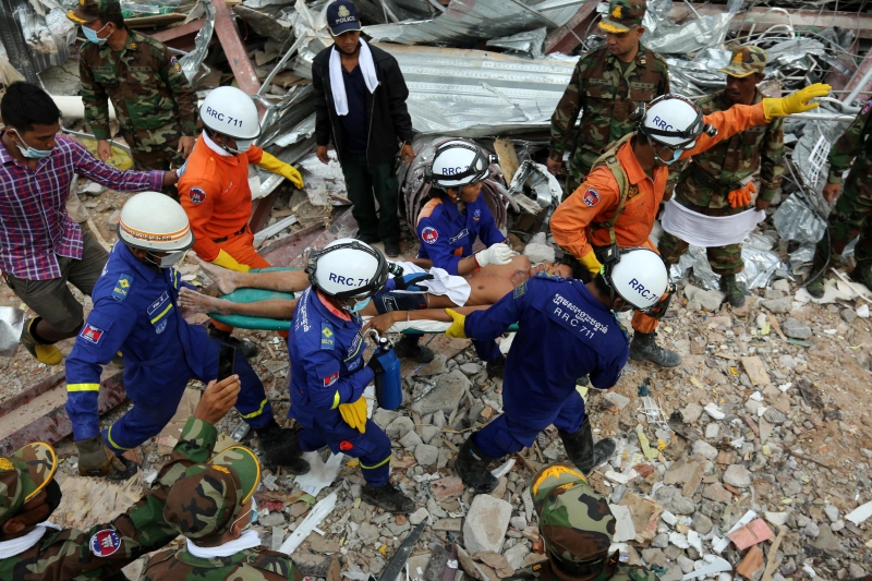 Equipes resgataram 26 feridos dos escombros