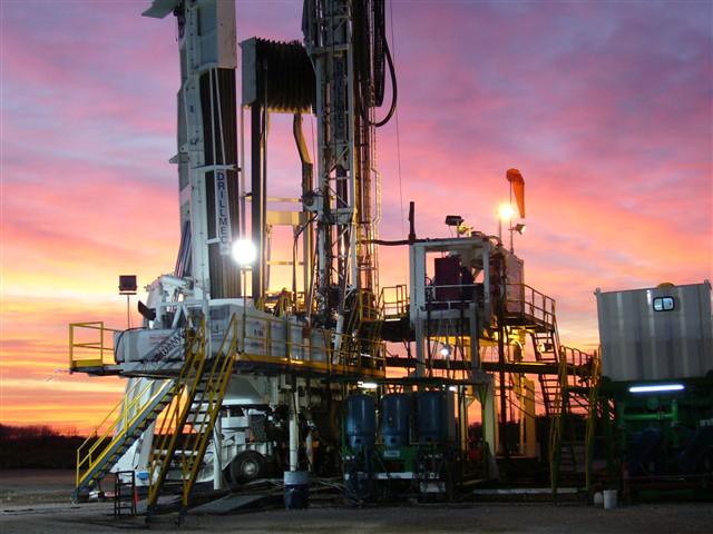 O petróleo WTI para janeiro fechou em queda de 0,81%, em US$ 58,76 o barril, na Nymex
